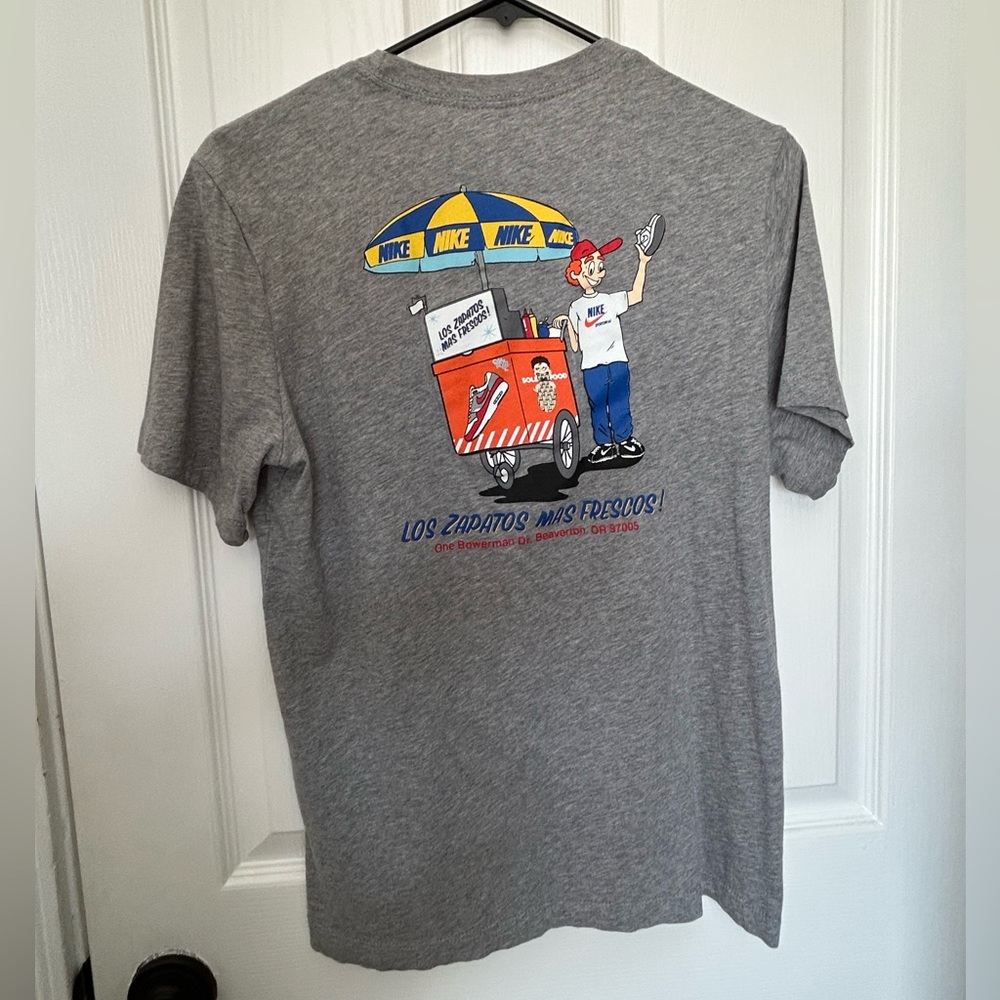 Nike T-Shirt, Small, Grey shirt, Nike paletero graphic